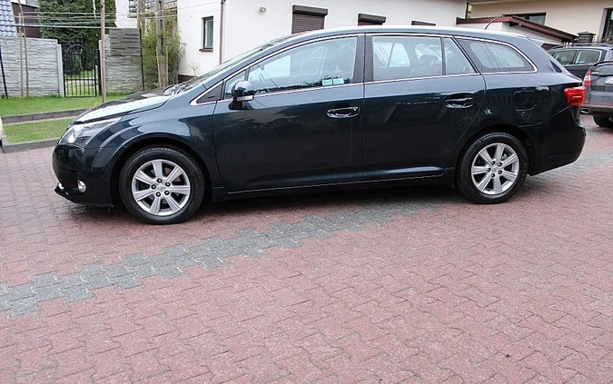 Toyota Avensis cena 38900 przebieg: 214000, rok produkcji 2015 z Wolbrom małe 92